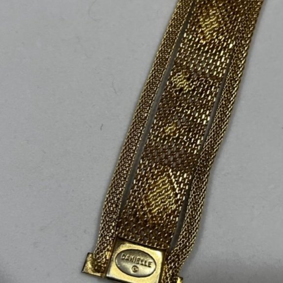 Celebrity NY Vintage gold tone mesh Tiger Eye bracelet signed - Picture 7 of 8